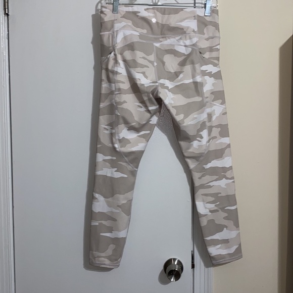 Athleta leggings - Picture 3 of 6